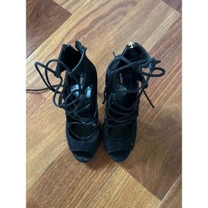 Aldo size 8 black strapped heels